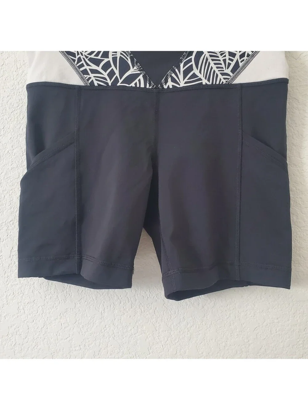 Lululemon Run Dart & Dash Black Bike Shorts 6 Contrast Quilt Waistband Hiking